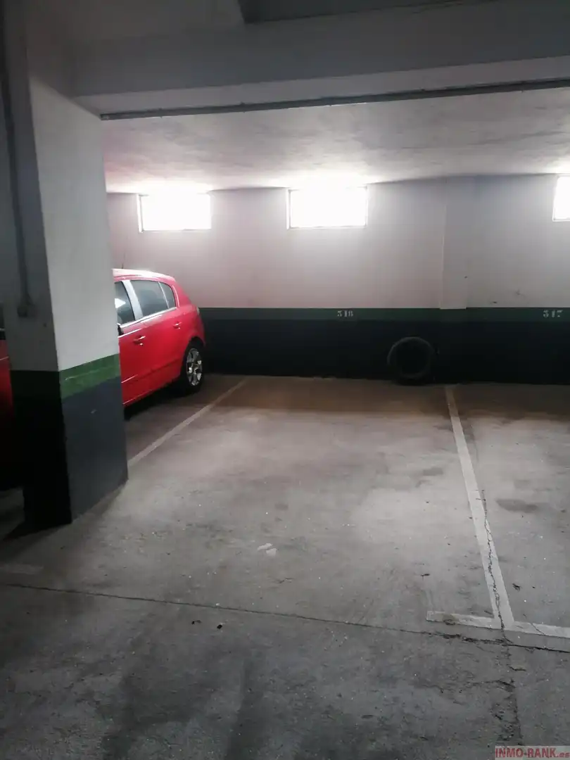 Parking de Piso en venta en Vigo  con Trastero