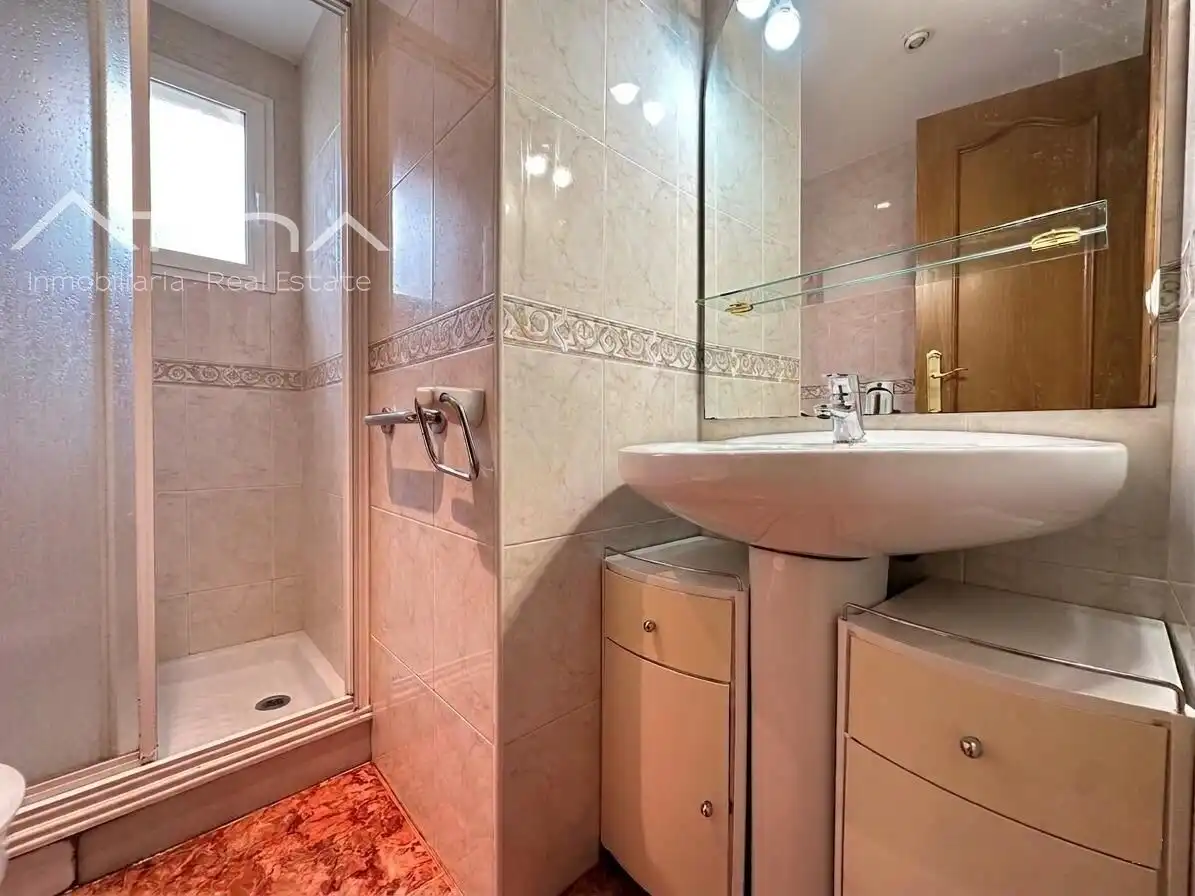 Bathroom of Ground floor for sale in Daimús  with Air Conditioner, Heating and Private garden