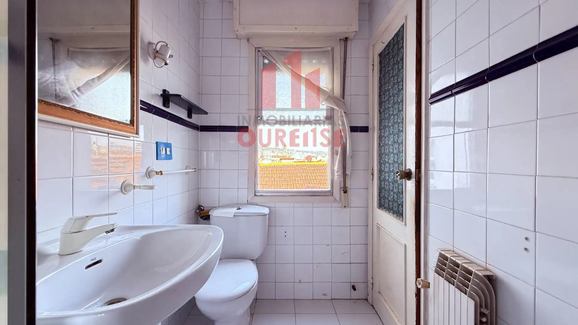 Badezimmer von Wohnung zur Miete in Ourense Capital  mit Heizung, Abstellraum und Möbliert