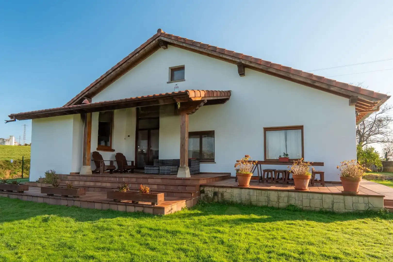 Vista exterior de Casa o xalet en venda en Santillana del Mar amb Calefacció, Jardí privat i Terrassa