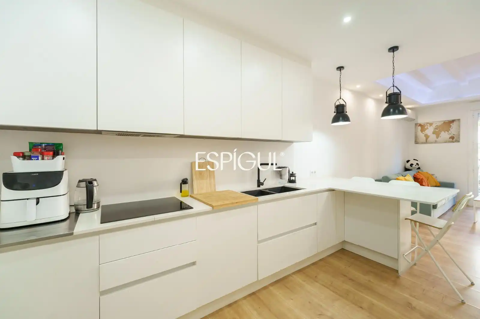 Küche von Wohnung zum Verkauf in  Barcelona Capital mit Klimaanlage, Heizung und Parkett