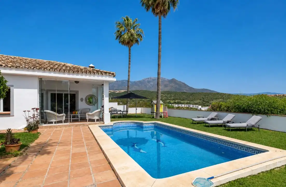 Exterior view of Houses for sale in Estepona Pueblo