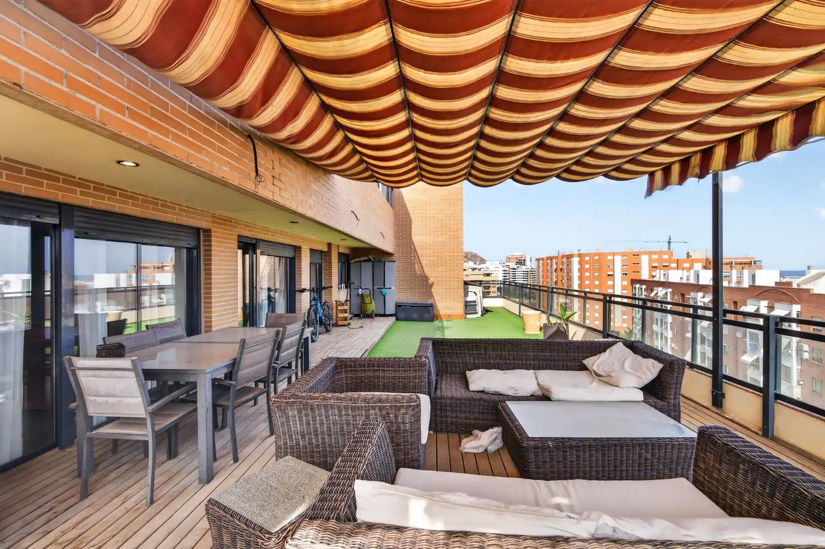 Terrassa de Àtic en venda en Alicante / Alacant amb Calefacció, Terrassa i Piscina comunitària