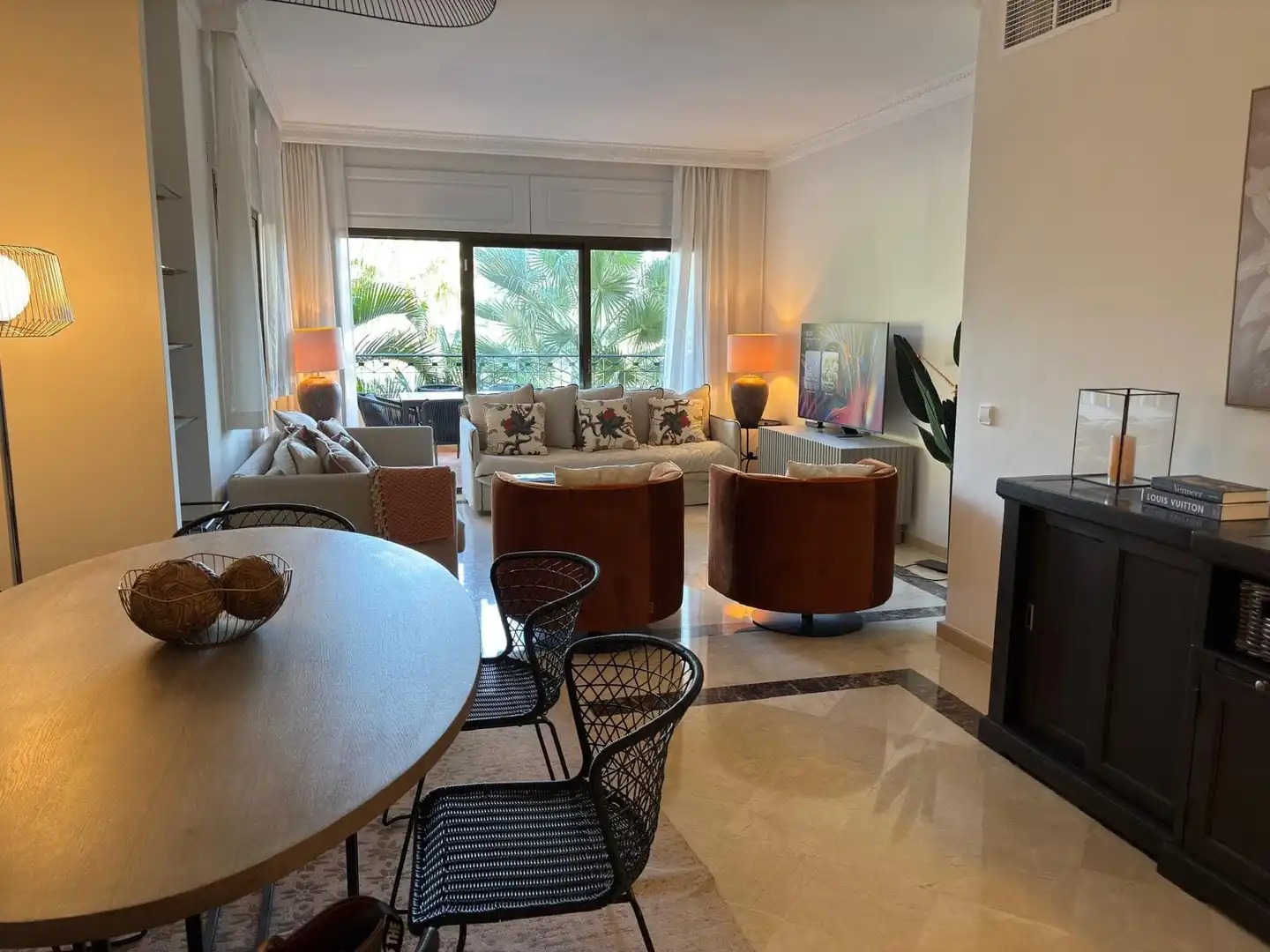 Sala d'estar de Apartament de lloguer en Marbella amb Calefacció, Jardí privat i Terrassa