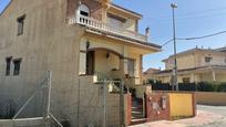 Exterior view of Single-family semi-detached for sale in Vegas del Genil  with Terrace and Balcony