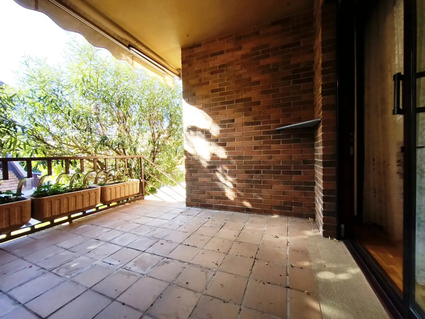 Terrassa de Casa o xalet en venda en  Logroño amb Calefacció, Parquet i Terrassa