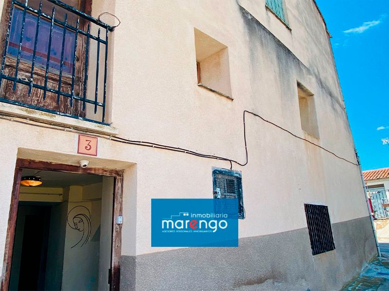 Vista exterior de Casa adosada en venda en Benafer amb Traster i Moblat