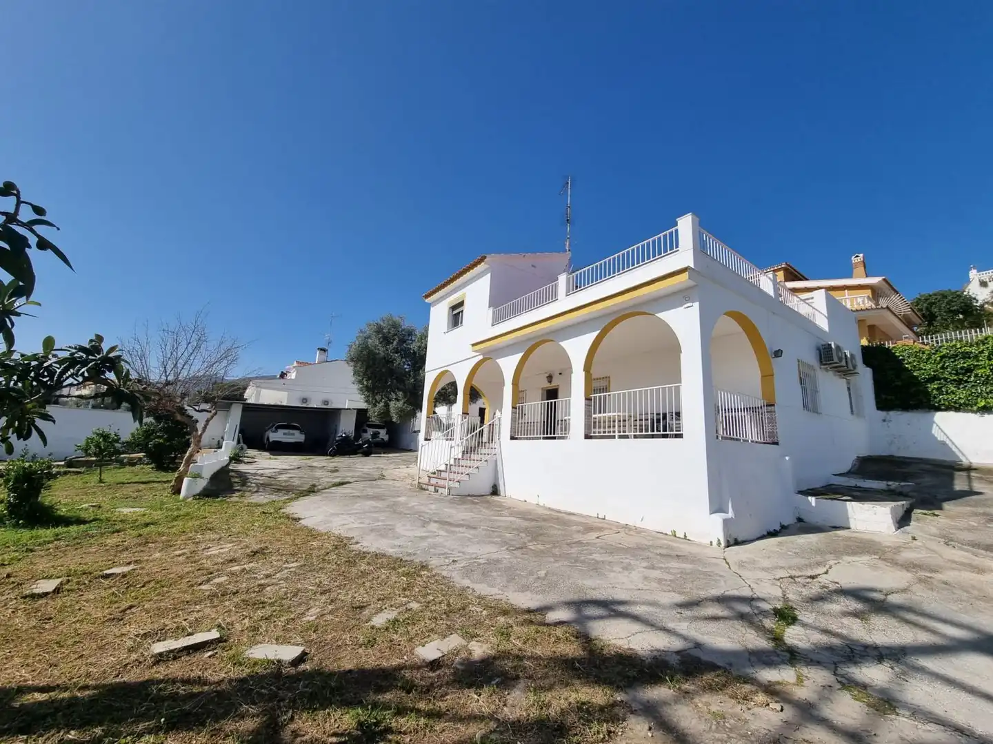 Vista exterior de Casa o xalet en venda en Málaga amb Terrassa