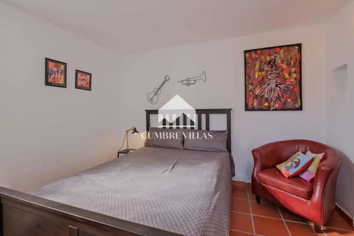 Dormitori de Casa o xalet en venda en Almuñécar amb Jardí privat, Terrassa i Traster