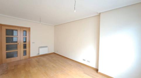 Foto 3 de Piso en venta en Calle Vitoria, Juan XXIII - Las Torres - G2, Burgos Capital