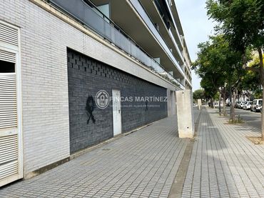 Local comercial en alquiler en calle chalet den bau n