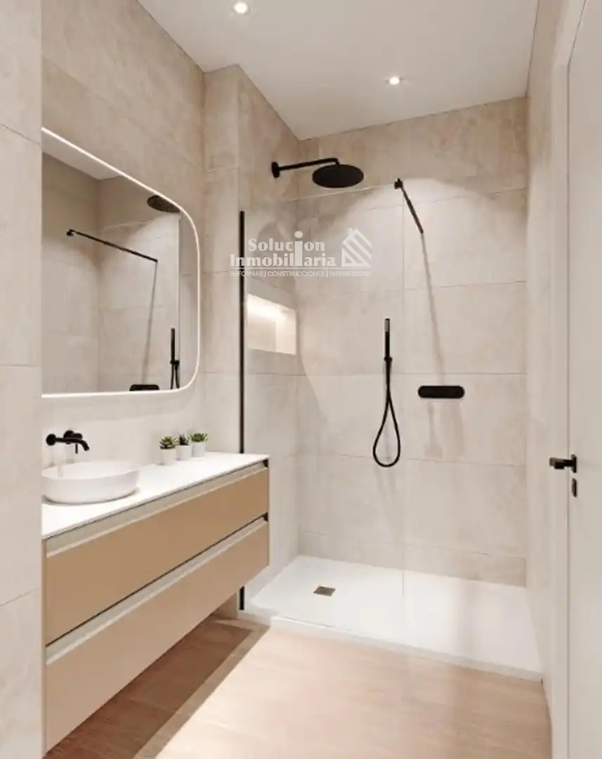 Baño de Apartamento en venta en Salamanca con Aire acondicionado, Calefacción y Amueblado