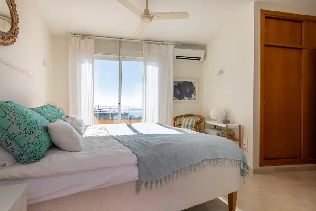 Dormitori de Casa adosada en venda en  Palma de Mallorca amb Aire condicionat, Jardí privat i Terrassa