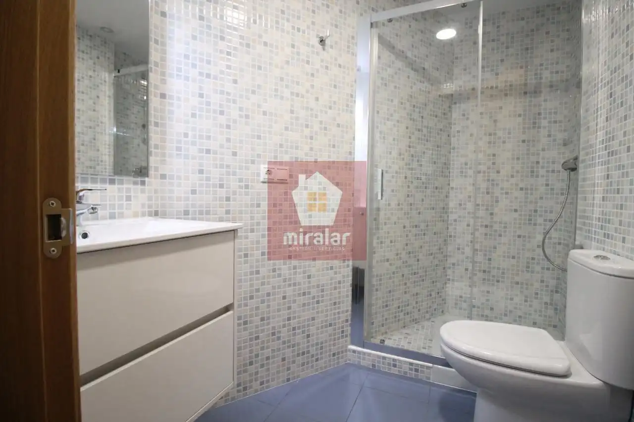 Baño de Piso en venta en Salvaterra de Miño con Calefacción, Trastero y Amueblado