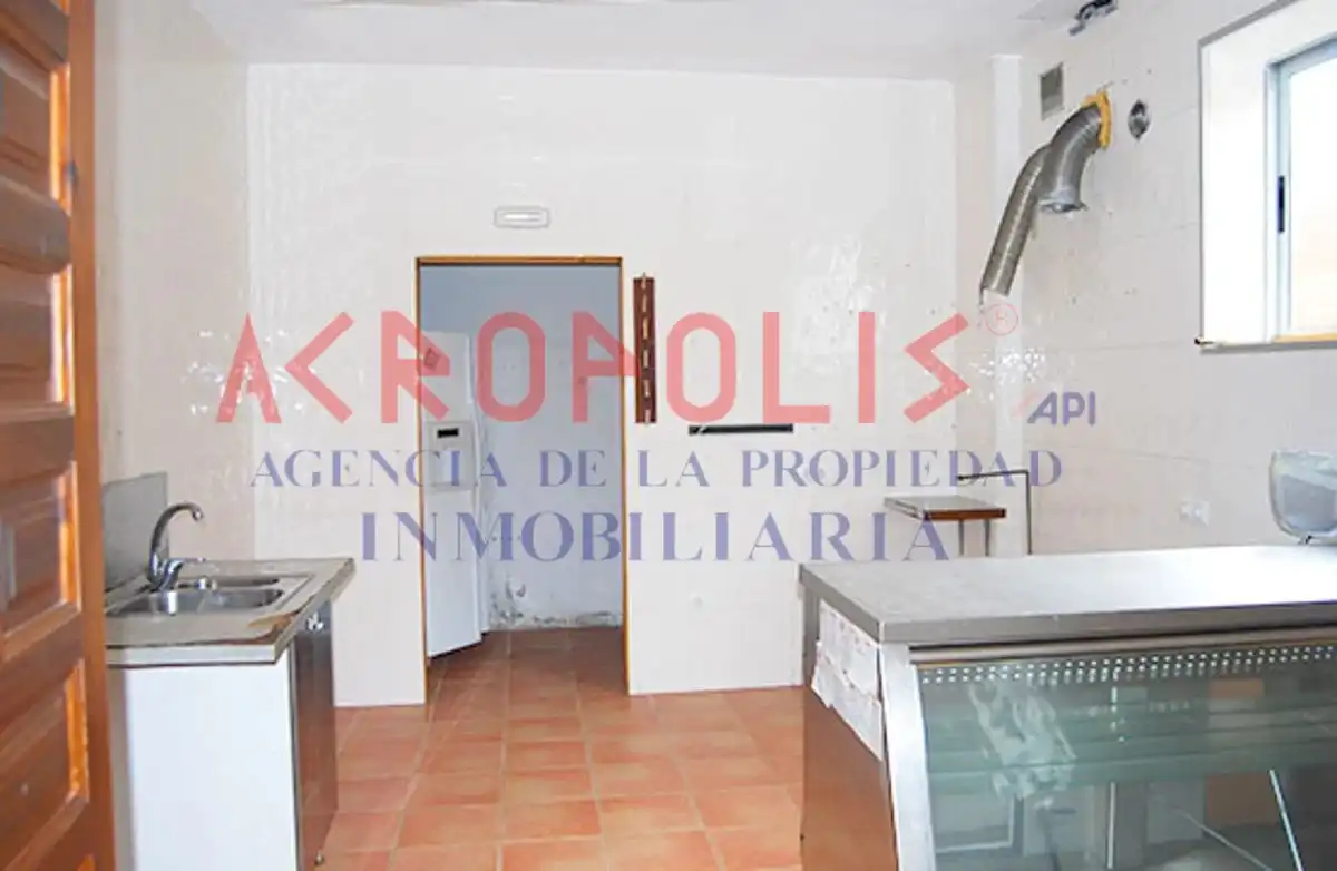 Cocina de Local en venta en Santa María de la Vega