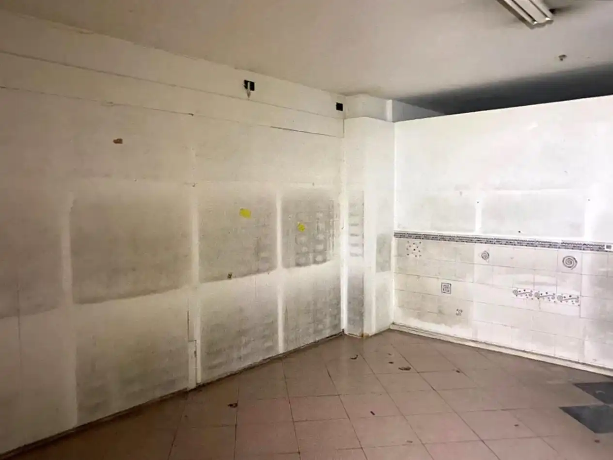 Business premises for sale in Carrer de l'Alcalde Armengou, imagen 6