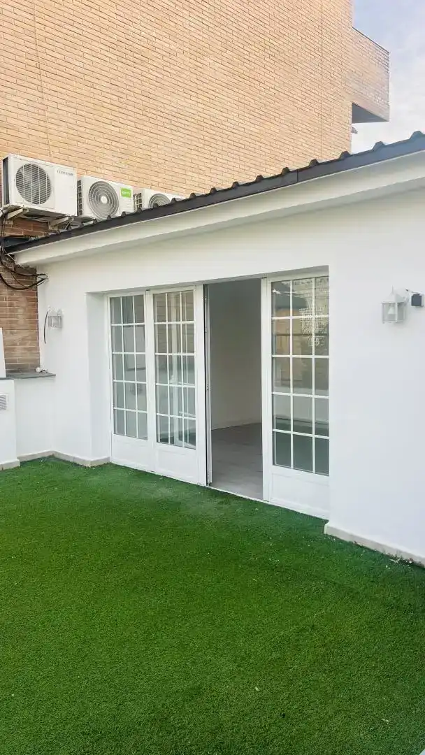 Terrassa de Casa o xalet de lloguer en  Madrid Capital amb Aire condicionat