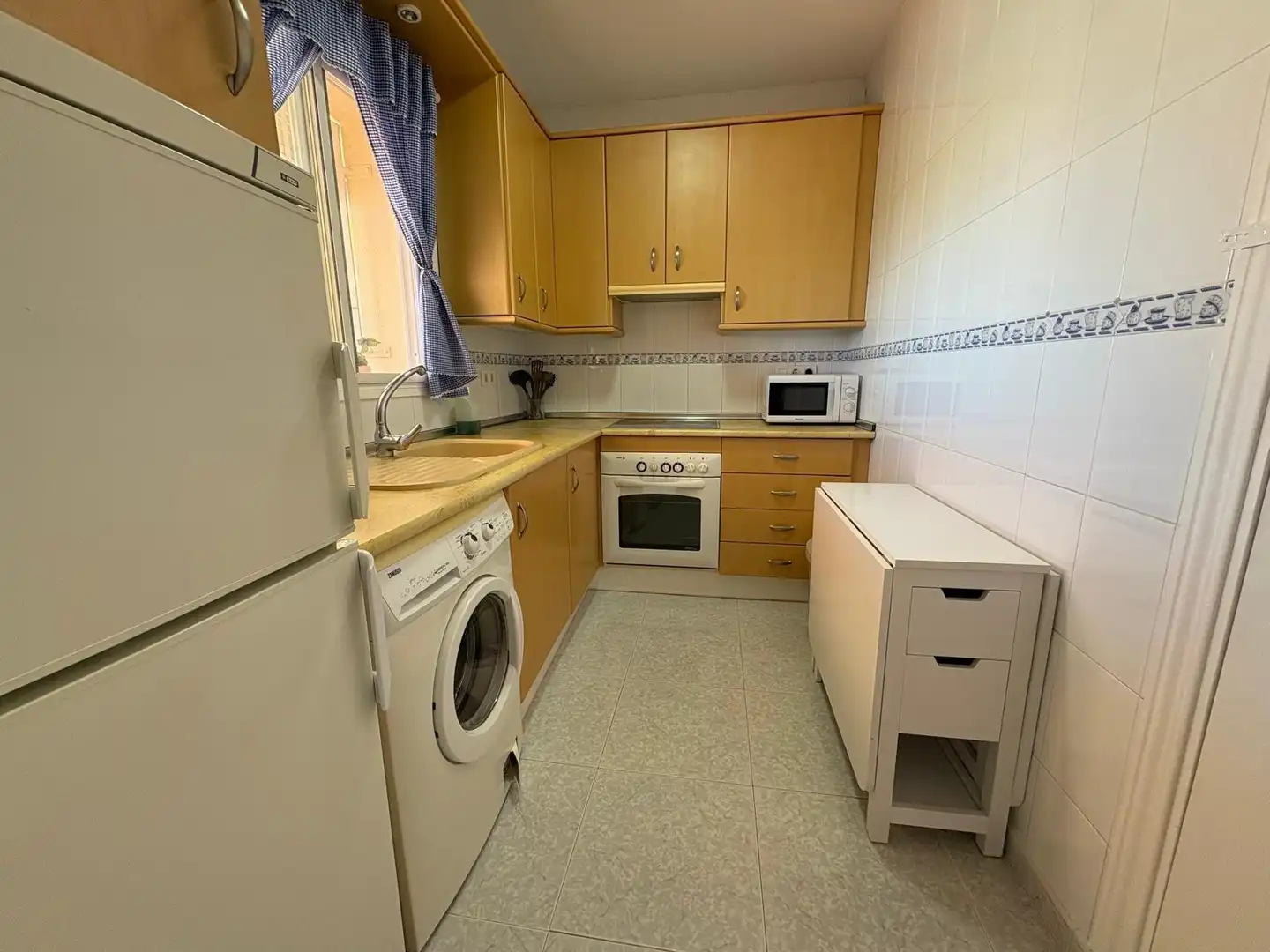 Cocina de Apartamento de alquiler en Torrox con Terraza y Piscina comunitaria