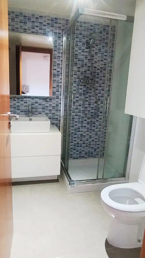 Bany de Casa adosada en venda en Castellar del Vallès amb Aire condicionat, Calefacció i Jardí privat