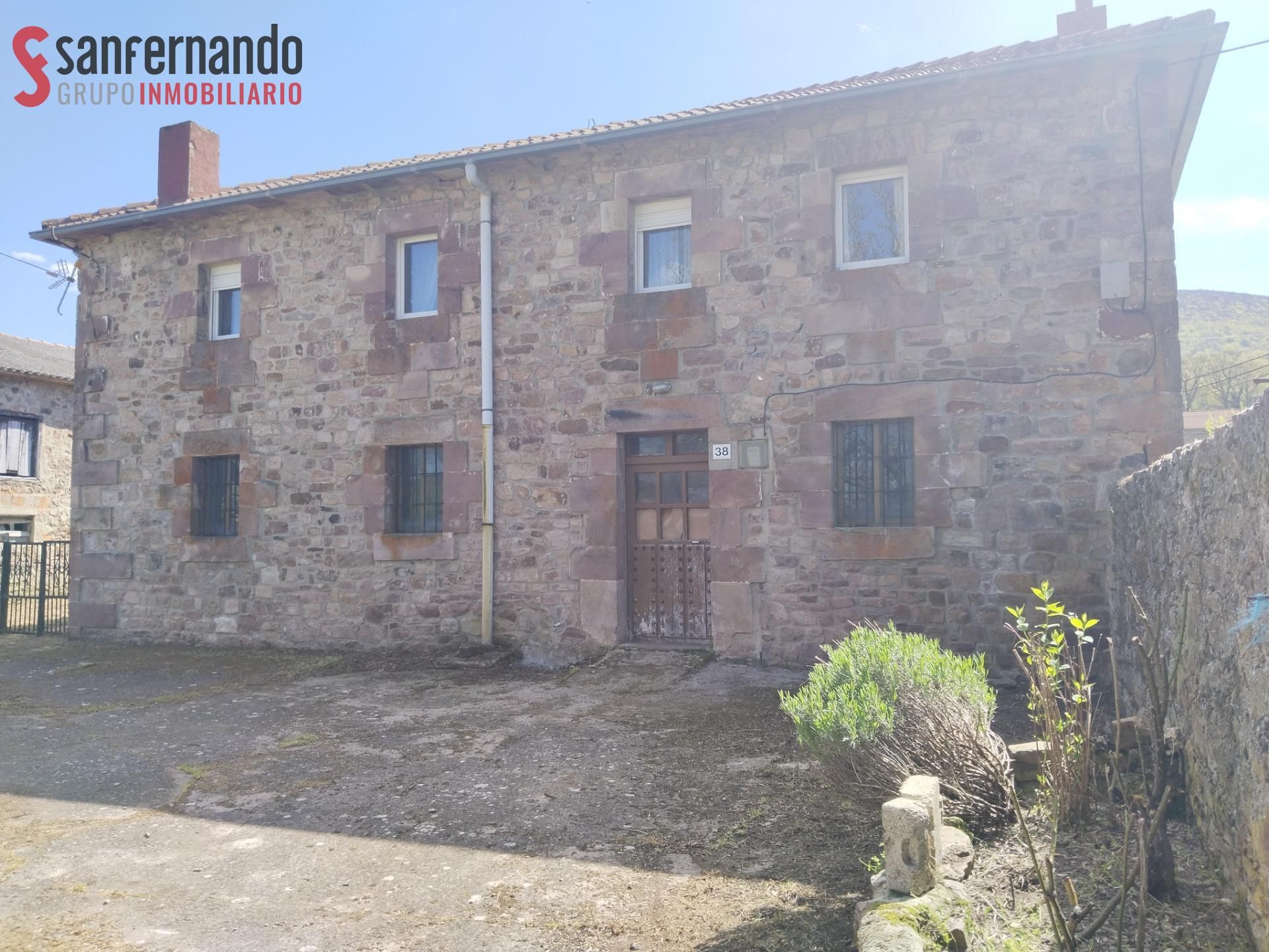Exterior view of House or chalet for sale in Campoo de Enmedio  with Heating, Private garden and Storage room