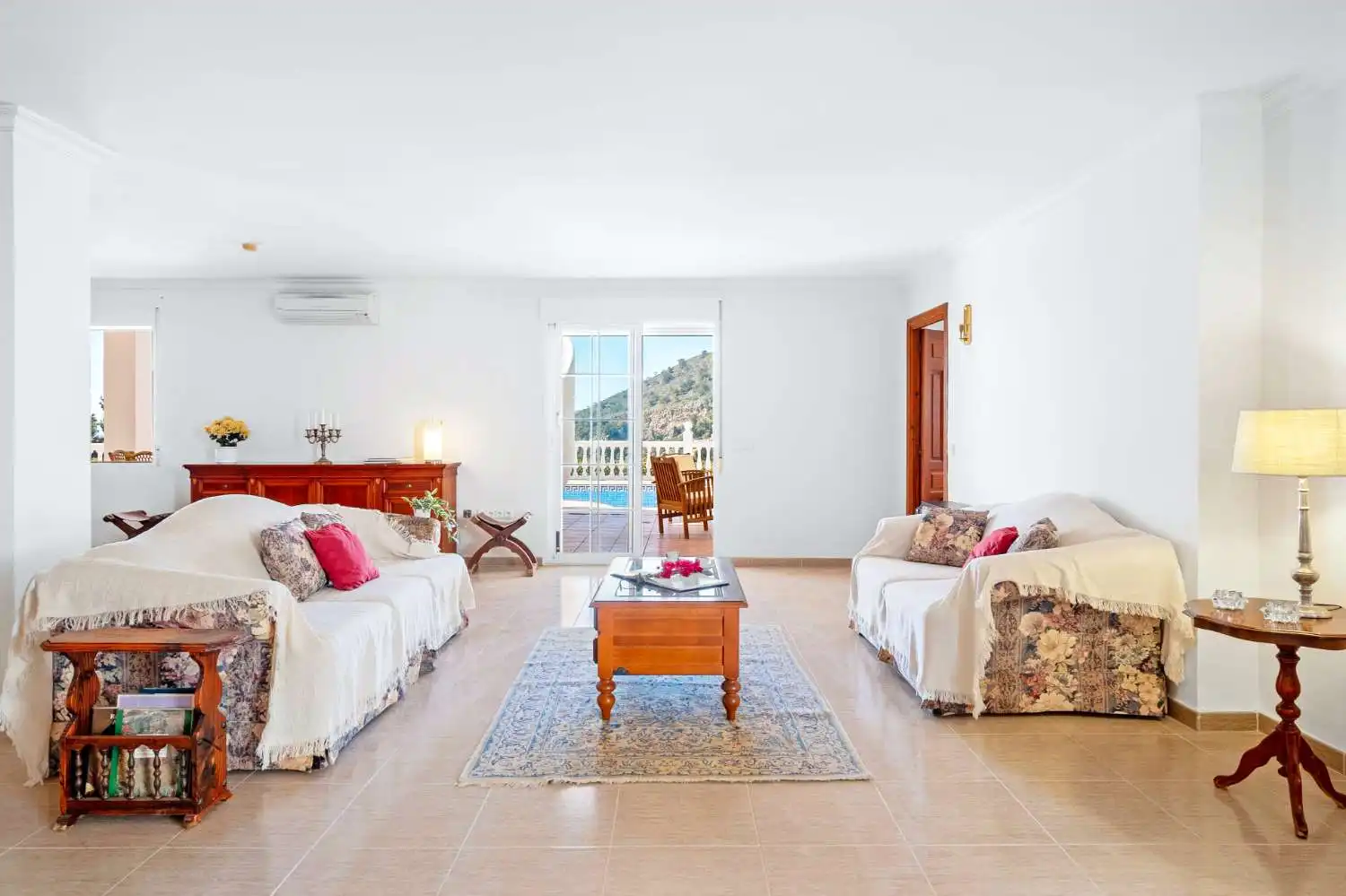 Sala de estar de Casa o chalet en venta en Almuñécar con Calefacción, Terraza y Trastero