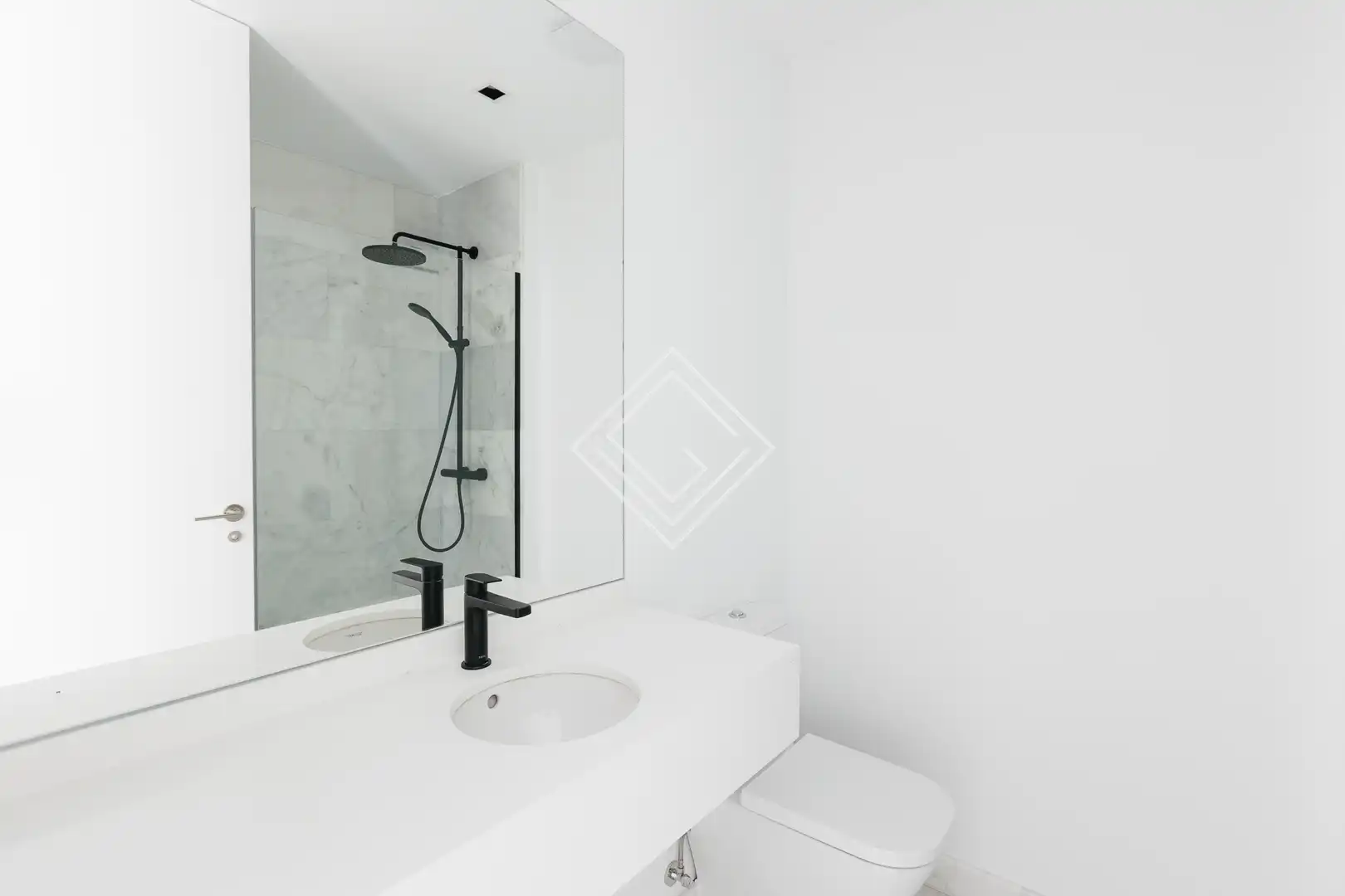 Baño de Dúplex en venta en Madrid con Aire acondicionado, Terraza y Trastero