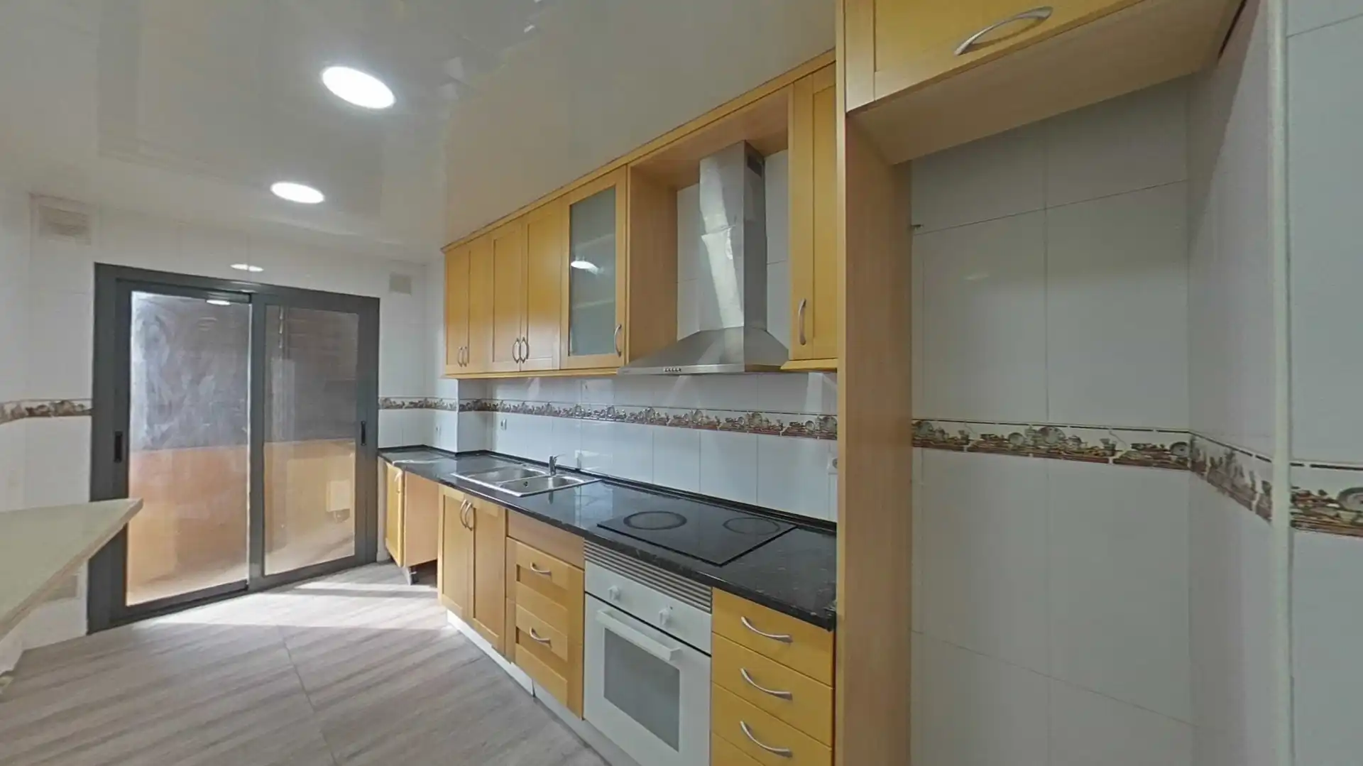 Küche von Maisonette zum Verkauf in Cornellà de Llobregat