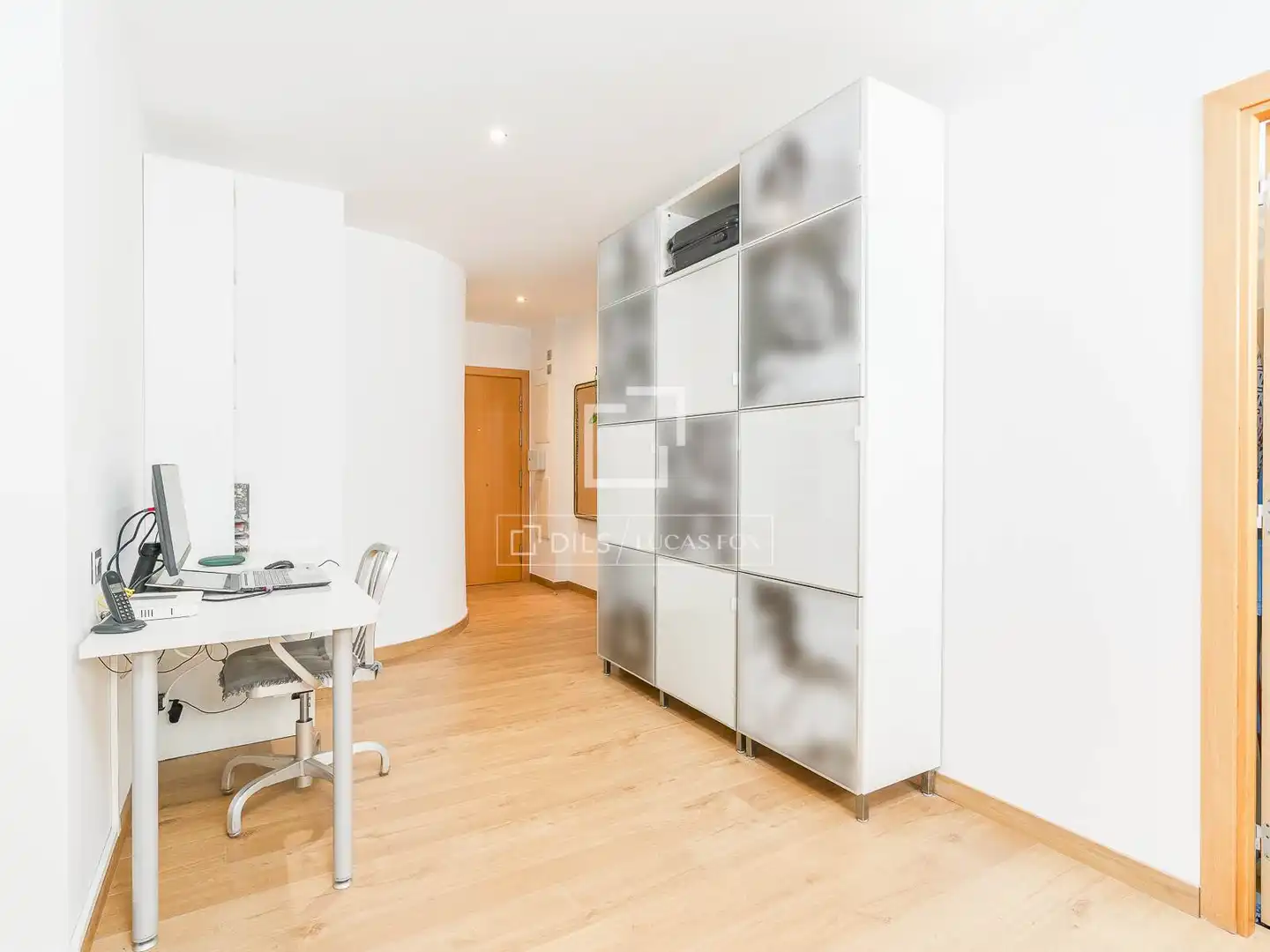 Bedroom of Flat for sale in Barcelona  with Air Conditioner, Terrace and Storage room