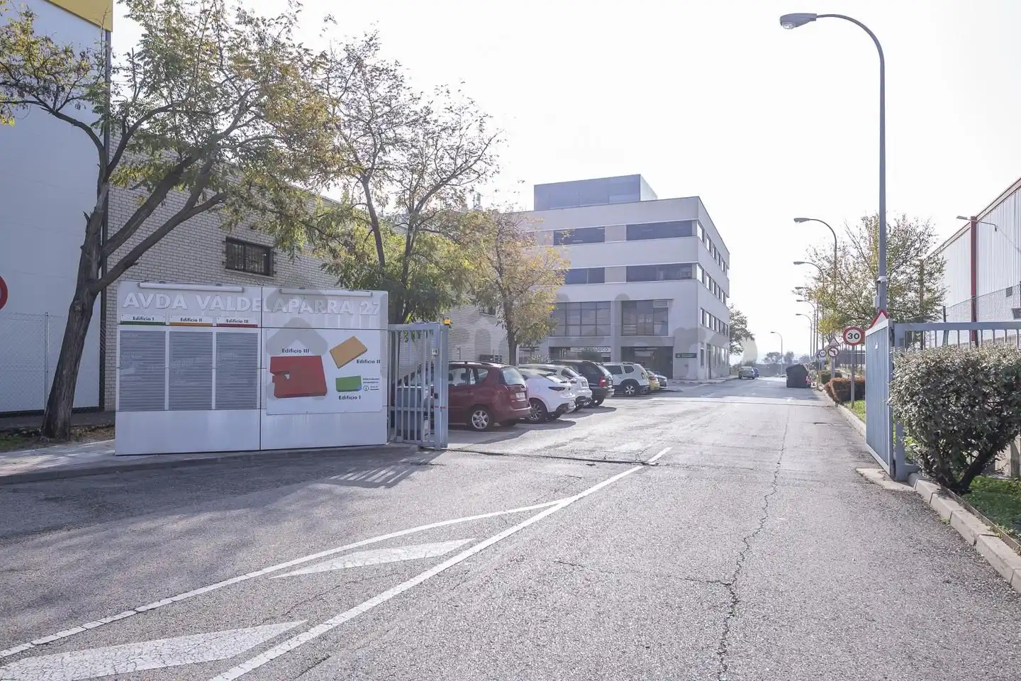 Oficina en venta en De Valdelaparra, Zona Industrial