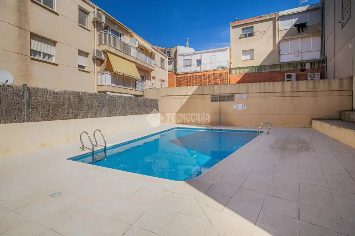 Flat with terrace for sale in Ponent