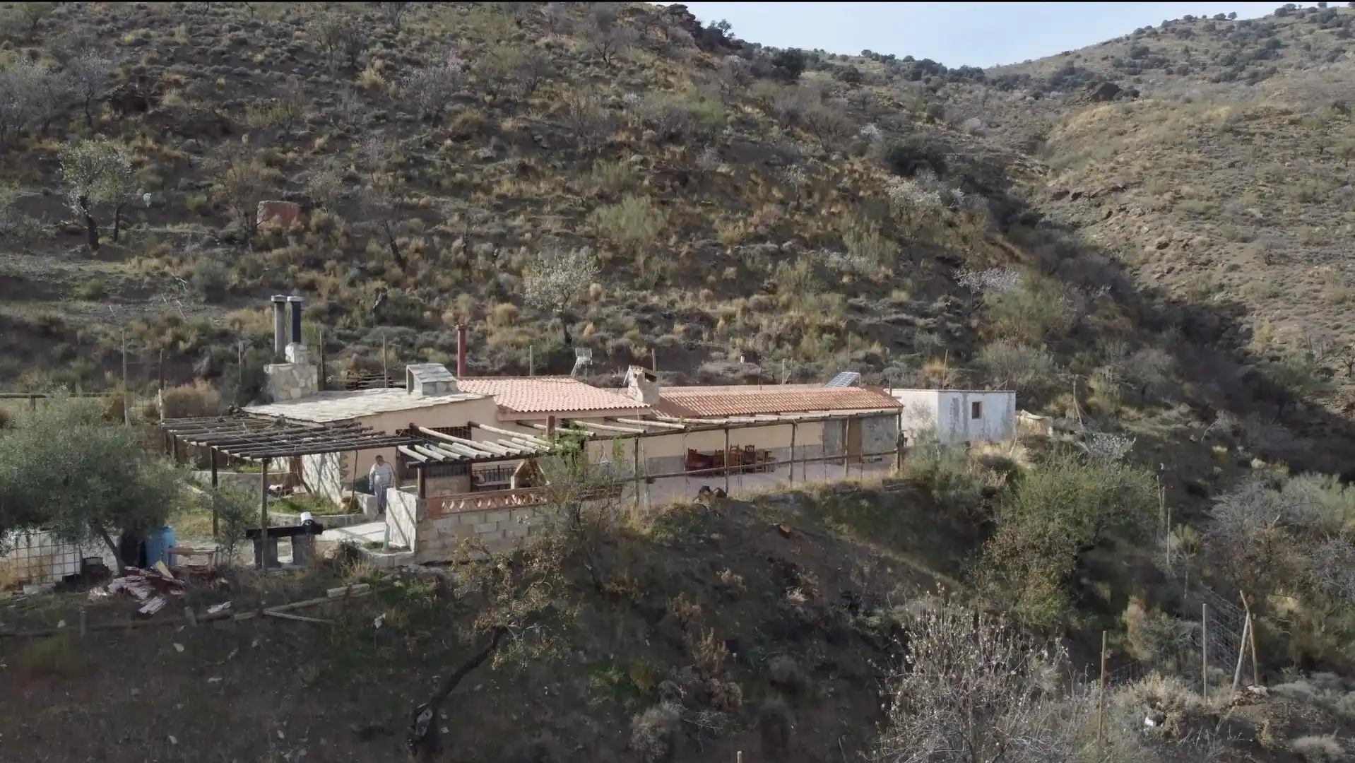 Vista exterior de Finca rústica en venda en Las Tres Villas amb Moblat