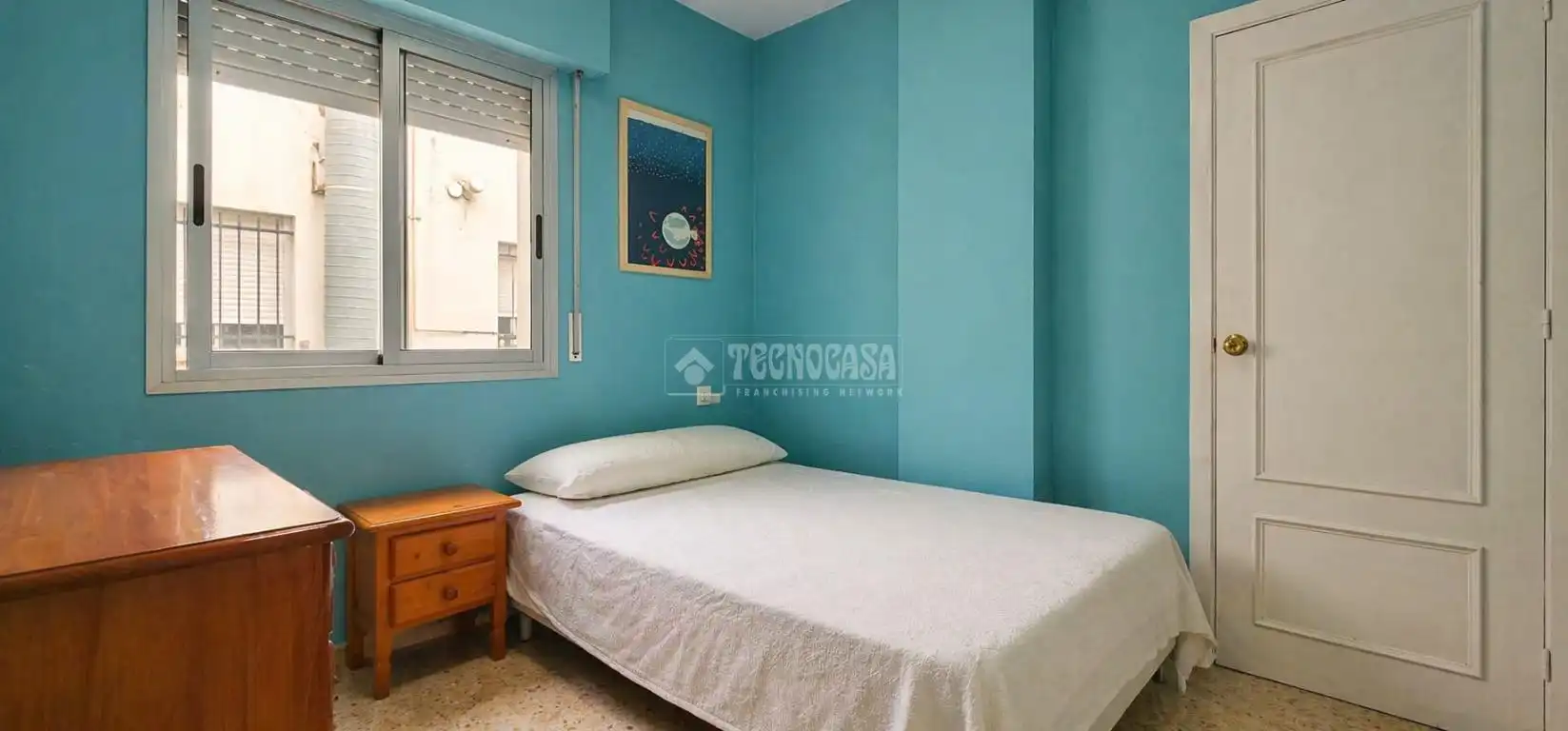 Bedroom of Flat for sale in Sevilla  with Air Conditioner and Terrace