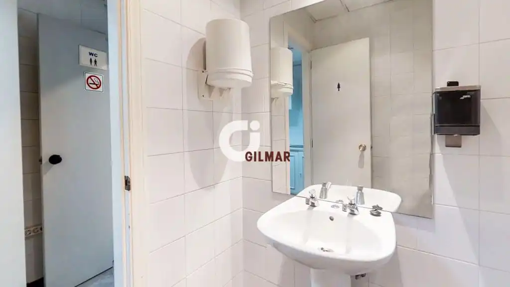 Bany de Oficina en venda en Alcobendas amb Aire condicionat i Calefacció