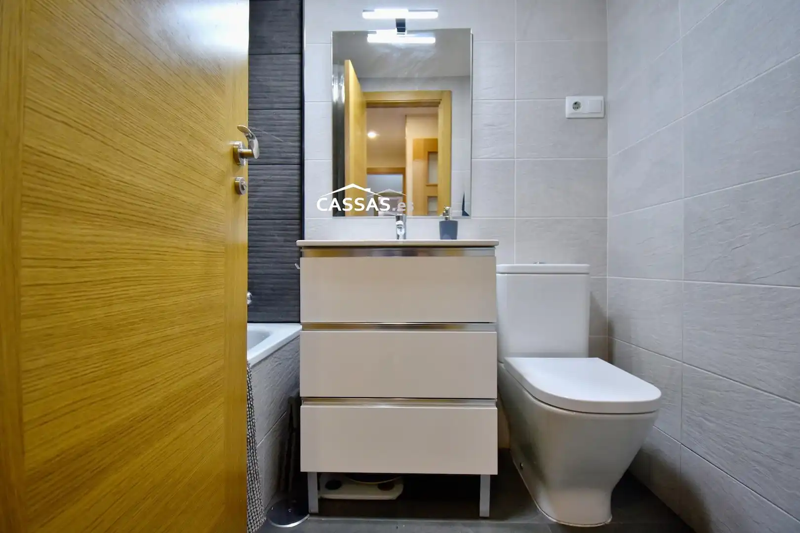 Bathroom of Flat for sale in Torrejón de Ardoz  with Air Conditioner, Heating and Parquet flooring