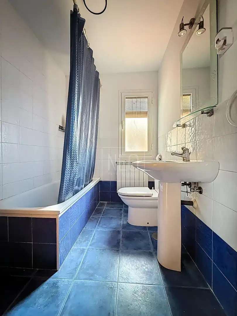 Bathroom of Flat for sale in Atarfe  with Air Conditioner, Heating and Terrace