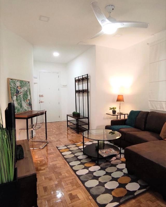 Sala d'estar de Apartament de lloguer en  Madrid Capital amb Aire condicionat, Moblat i Es permeten mascotes