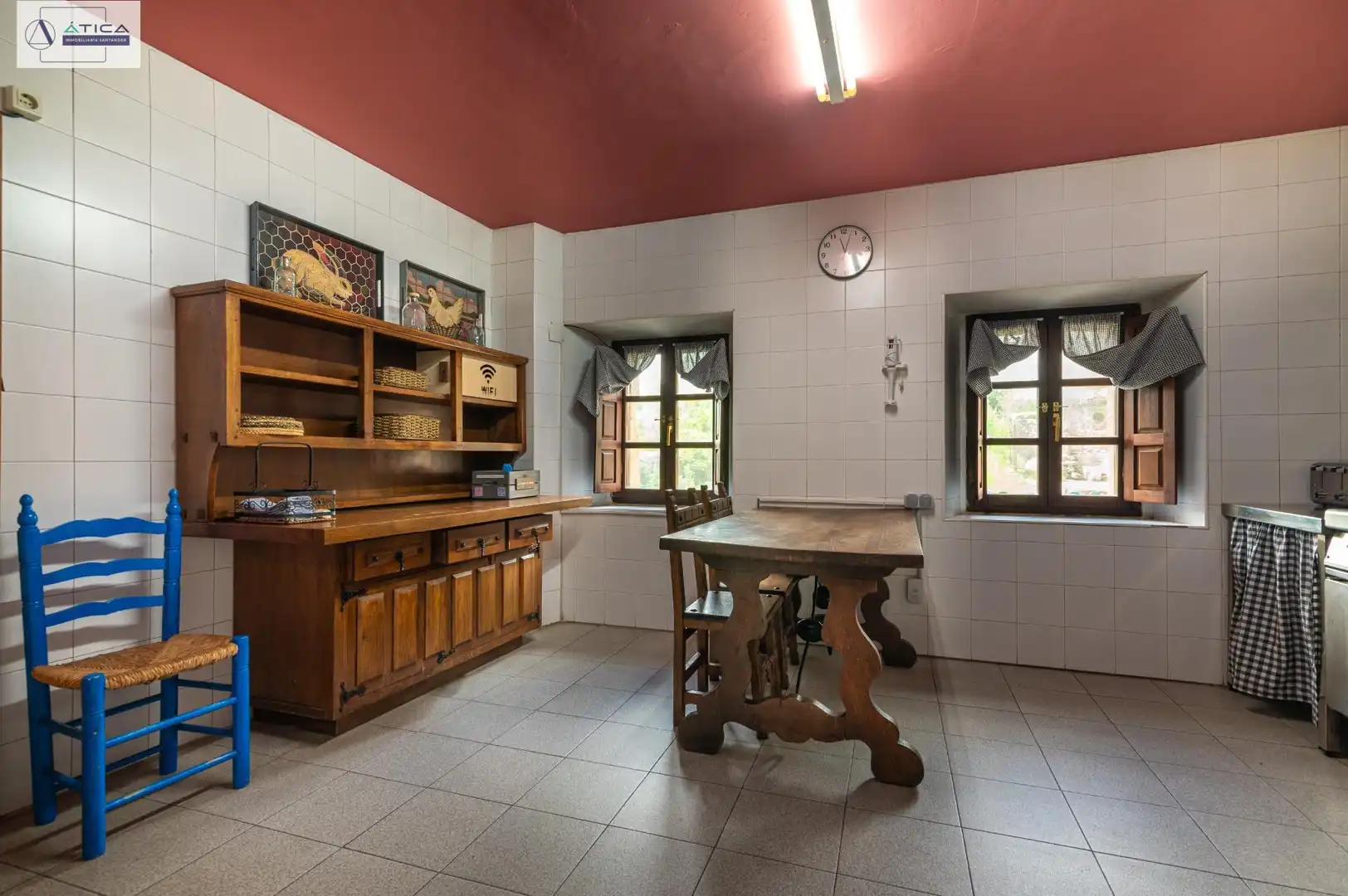 Cocina de Edificio en venta en Valle de Valdebezana