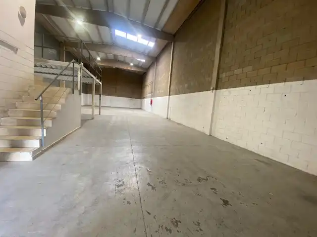 Nave industrial de alquiler en Santa Perpètua de Mogoda