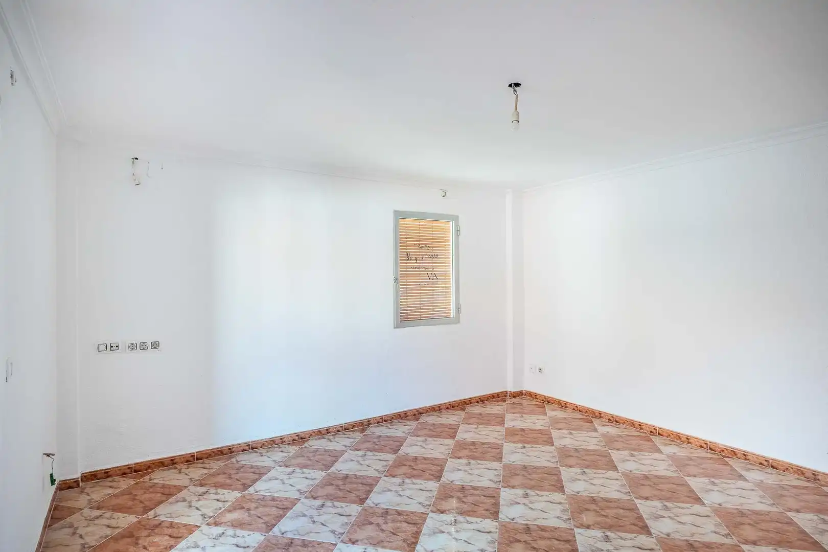 Piso en venta en Alcalá de Guadaira con Balcón