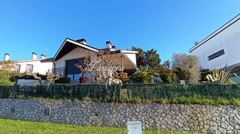 Fantástico chalet independiente con piscina en la mejor zona residencial de Berango, en Santa Ana., imagen 2