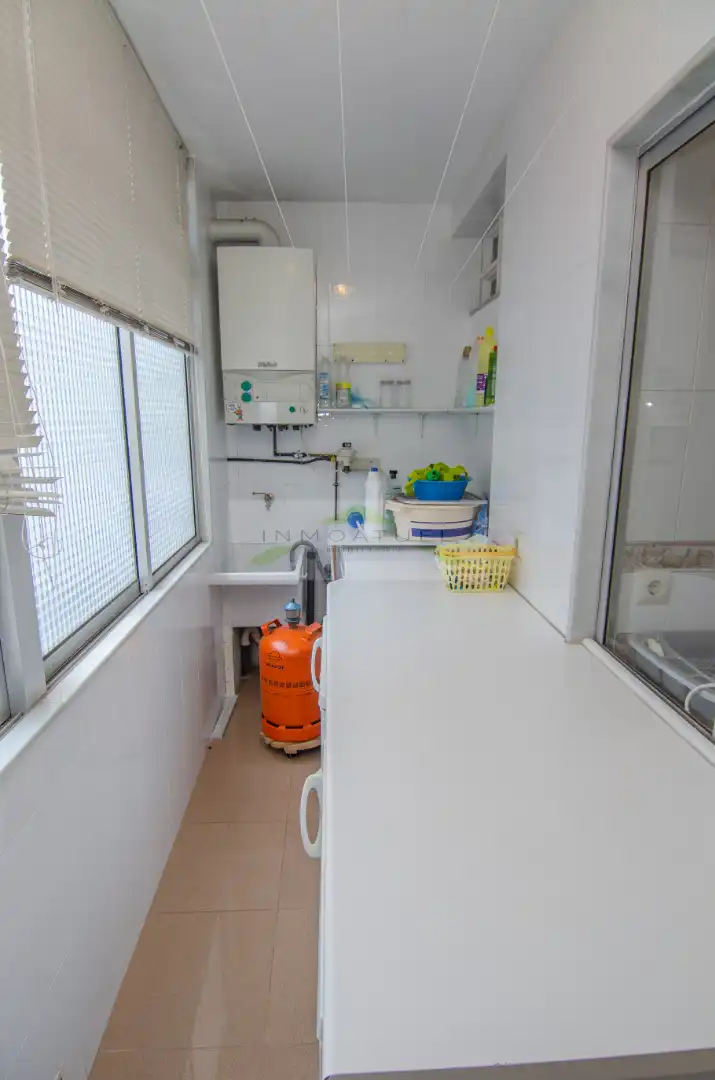 Küche von Wohnung zur Miete in A Coruña Capital  mit Heizung, Parkett und Terrasse