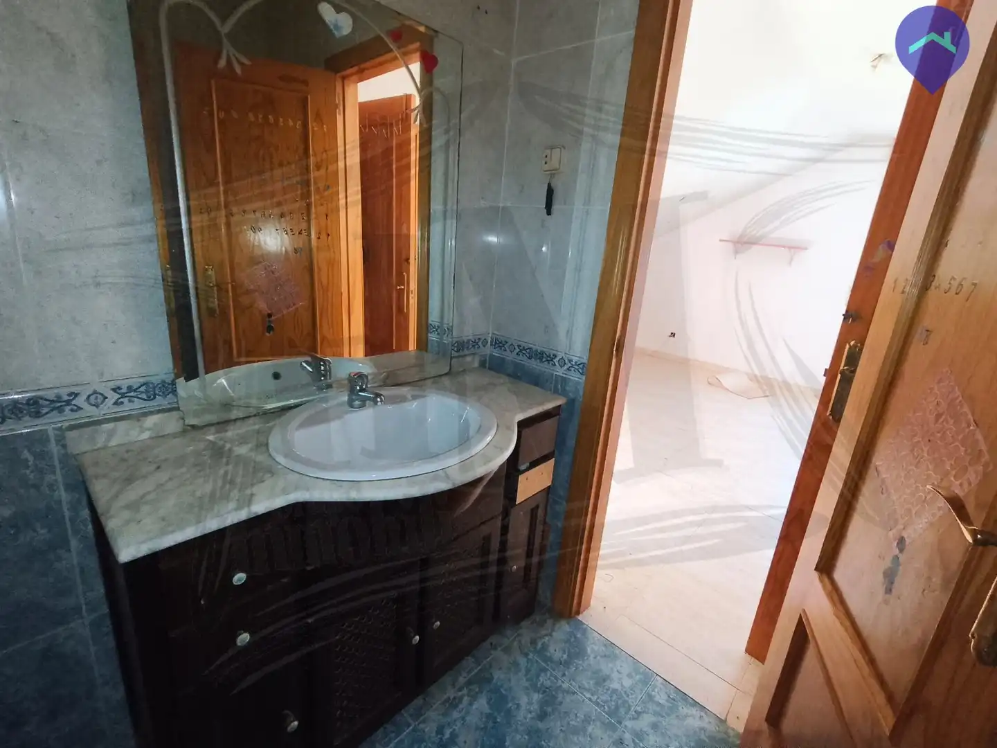 Baño de Casa o chalet en venta en Villanueva de la Torre con Jardín privado, Trastero y Alarma