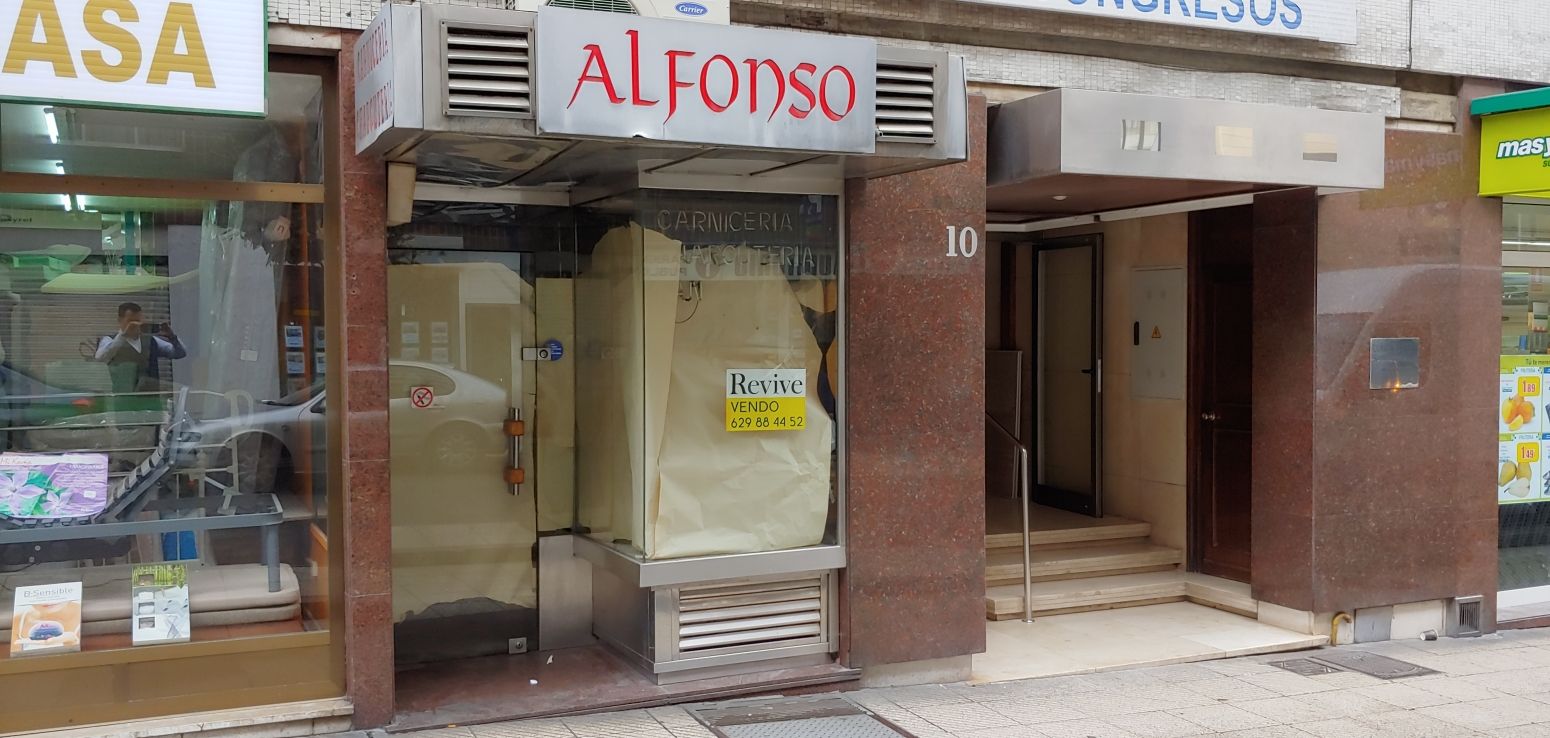 Vista exterior de Local de lloguer en Oviedo 