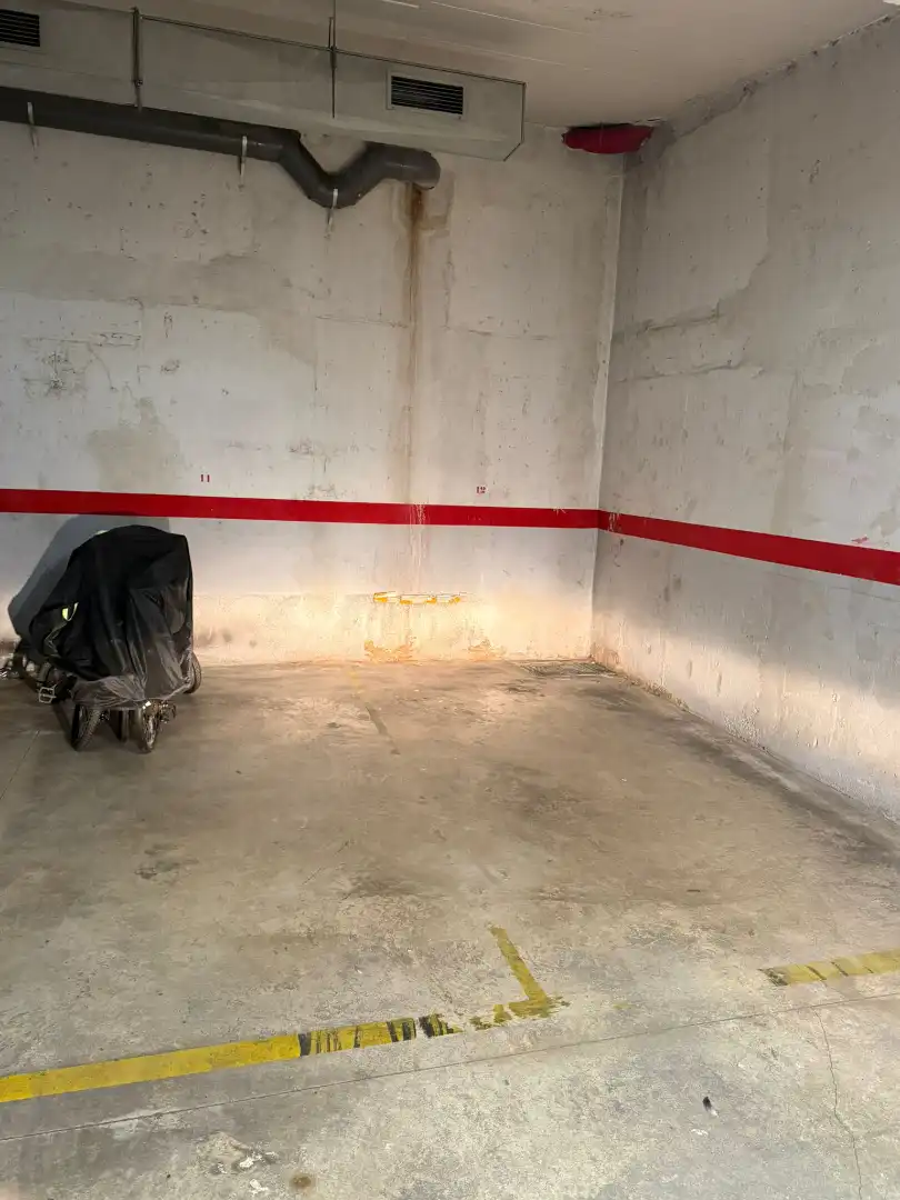 Parking with lift for sale in Centre - Estació, imagen 4