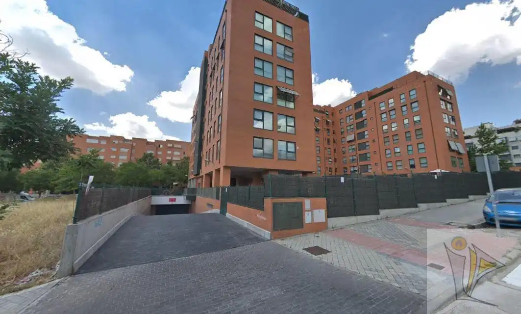 Vista exterior de Garatge en venda en Madrid