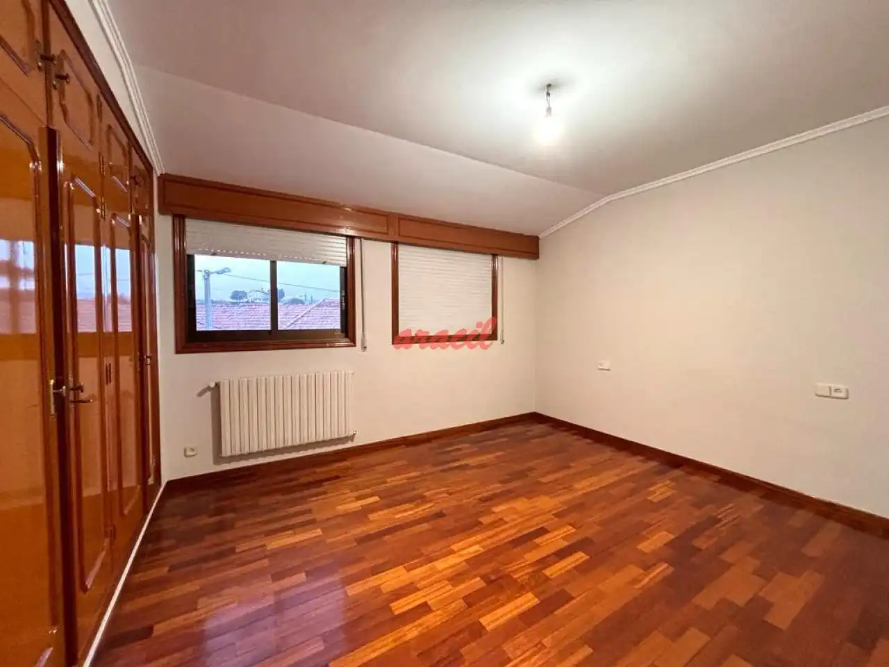 Bedroom of Houses for sale in Ourense Capital   with Heating, Private garden and Parquet flooring