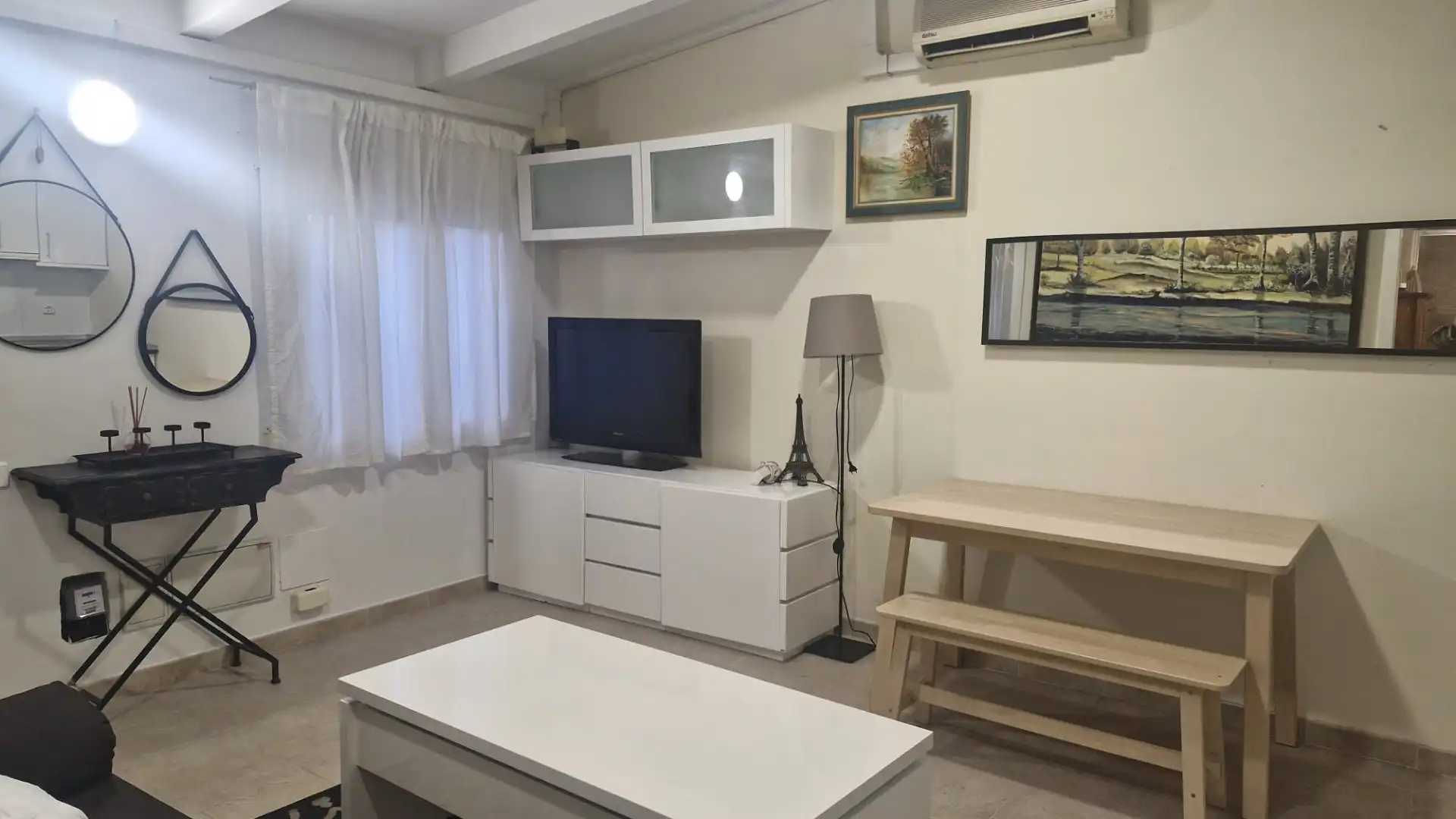 Sala de estar de Casa o chalet en venta en Cerdanyola del Vallès con Aire acondicionado, Calefacción y Jardín privado