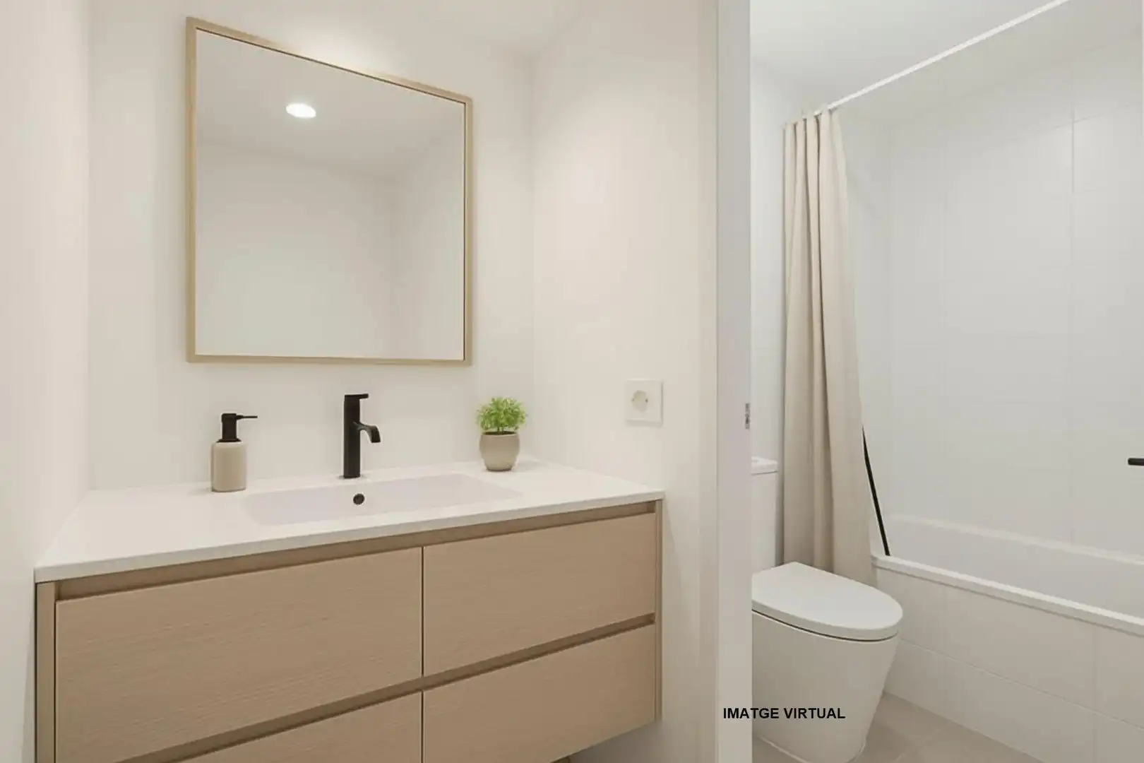 Bathroom of Study for sale in L'Estartit  with Private garden, Terrace and Community pool