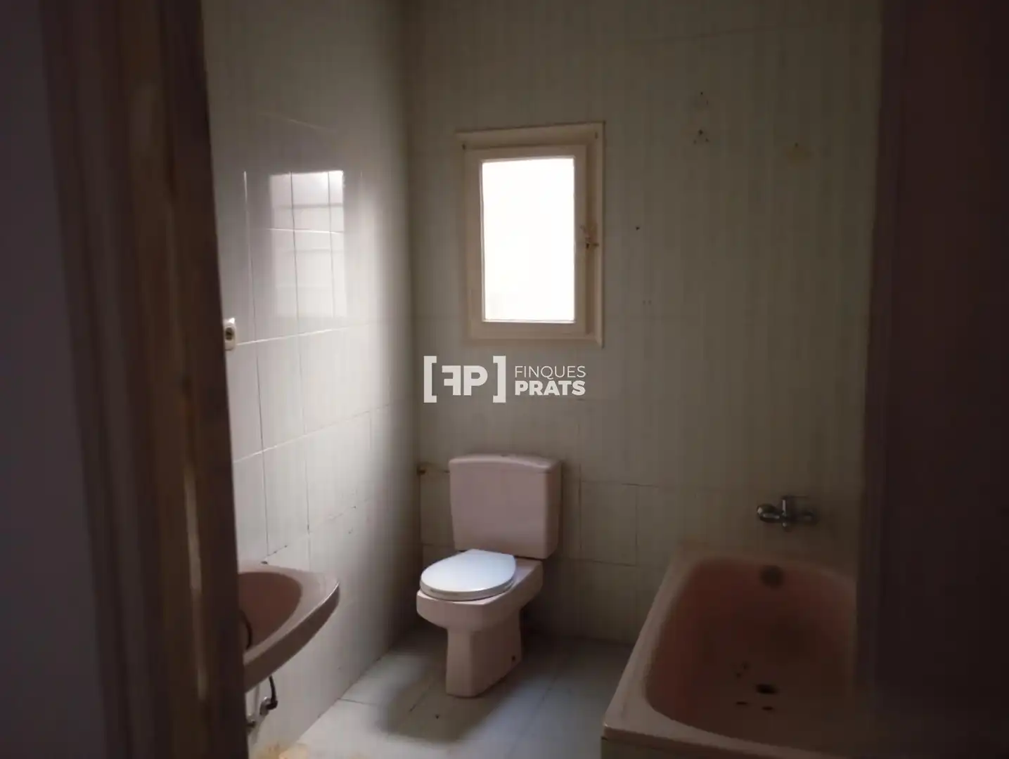 Bany de Pis en venda en Lleida amb Terrassa