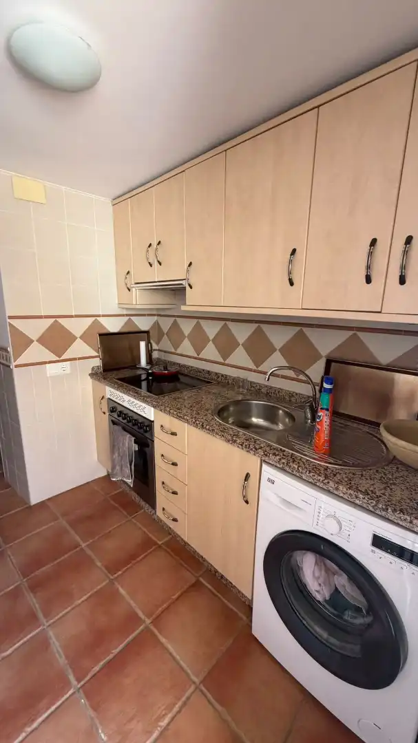 House for sale in Calle Castuera 8, imagen 2